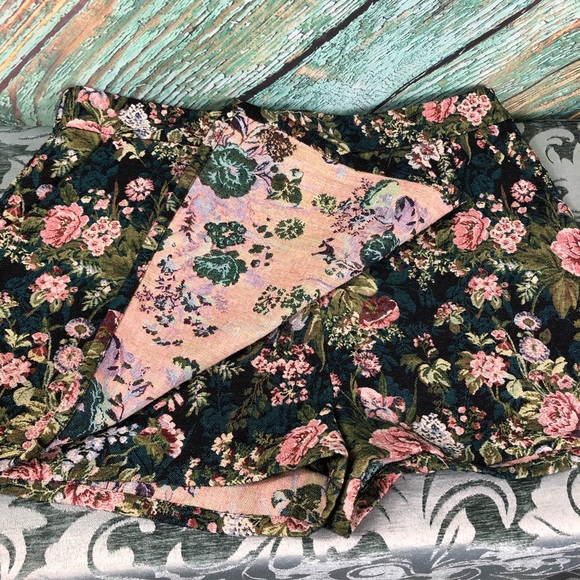 A2 - Leith| Tapestry Floral Skort XXL - Picture 2 of 5